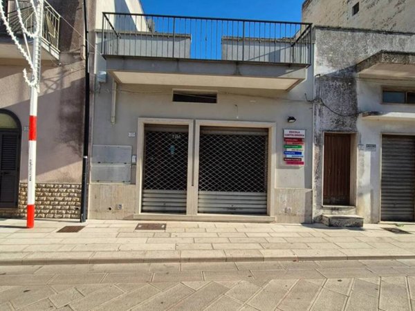 negozio in vendita a Neviano