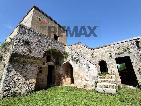 casale in vendita a Neviano