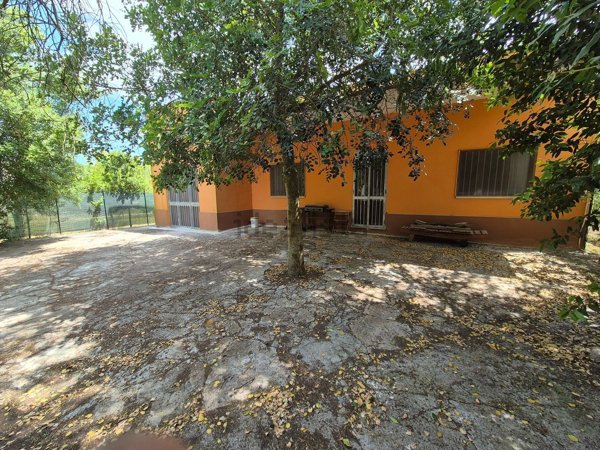 casa indipendente in vendita a Neviano