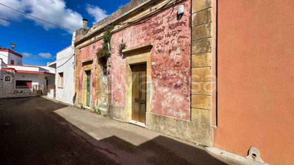 casa indipendente in vendita a Nociglia