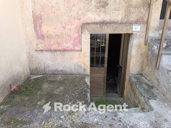 casa indipendente in vendita a Nociglia