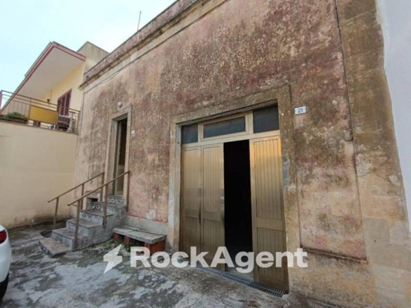 casa indipendente in vendita a Nociglia
