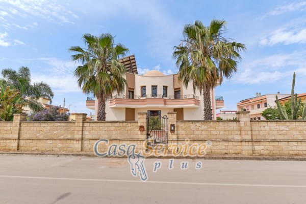 casa indipendente in vendita a Nociglia