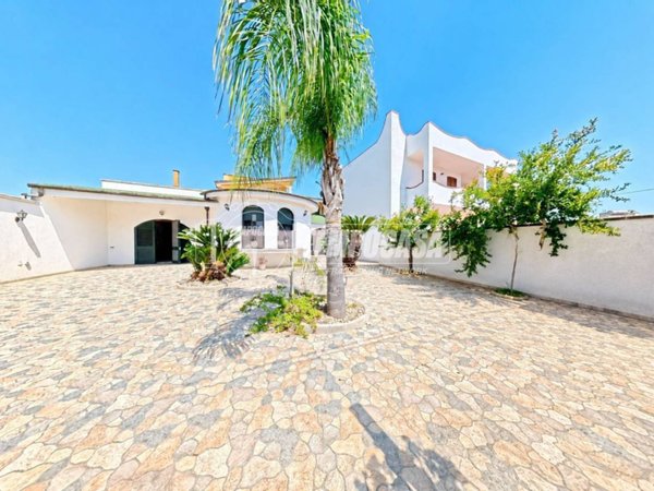 casa indipendente in vendita a Nociglia