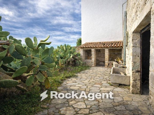casa indipendente in vendita a Nociglia