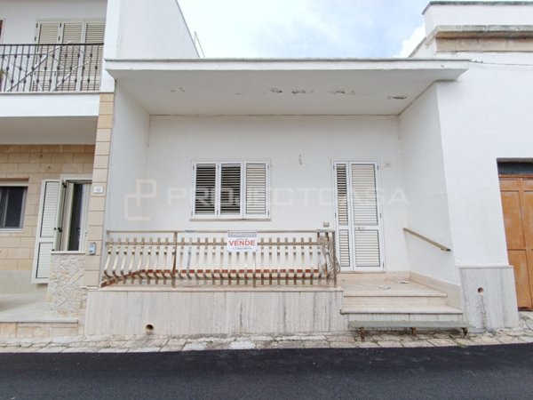 casa indipendente in vendita a Nociglia