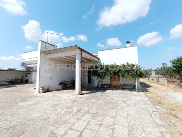casa indipendente in vendita a Nociglia