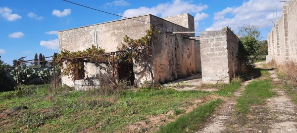 rudere in vendita a Novoli