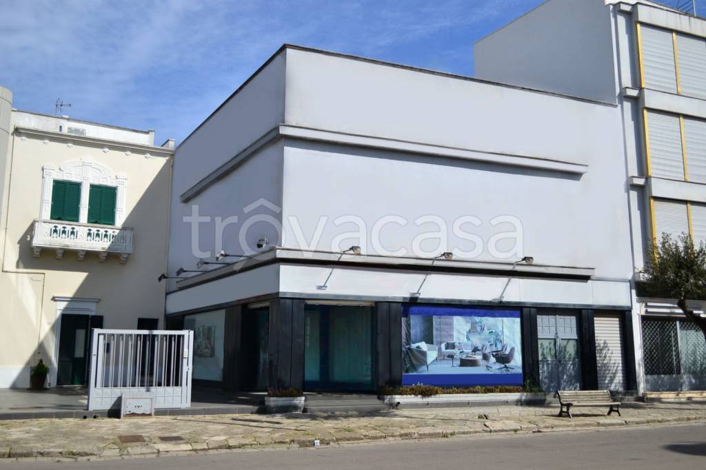 negozio in vendita a Novoli