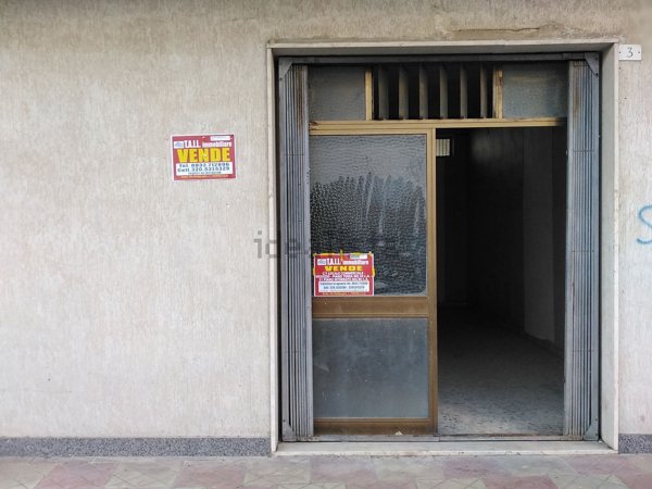 locale commerciale in vendita a Novoli