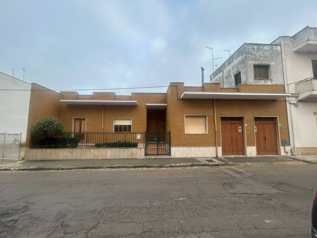 casa indipendente in vendita a Novoli