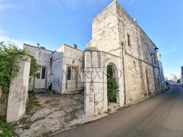 casa indipendente in vendita ad Ortelle in zona Vignacastrisi
