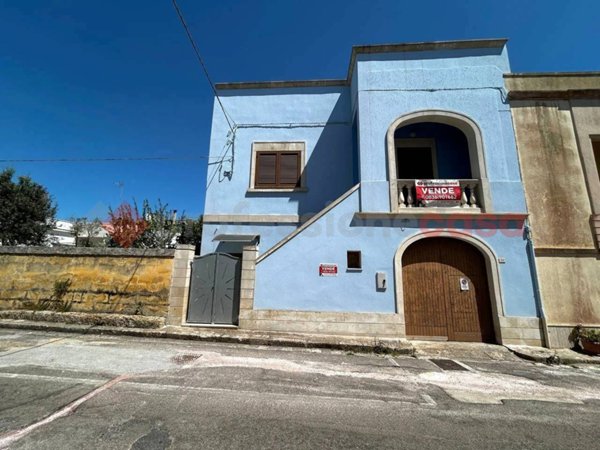 casa indipendente in vendita ad Ortelle in zona Vignacastrisi