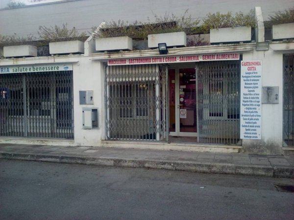 negozio in vendita ad Otranto in zona Conca Specchiulla