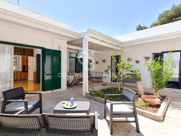casa indipendente in vendita ad Otranto in zona Conca Specchiulla