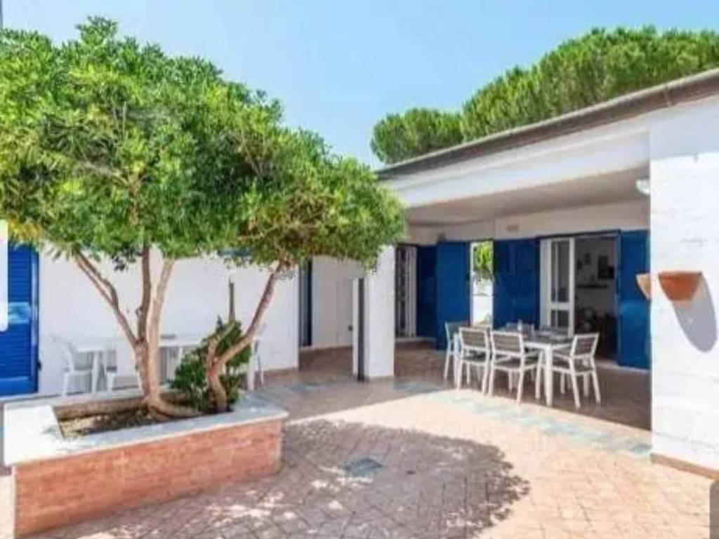 casa indipendente in vendita ad Otranto in zona Conca Specchiulla