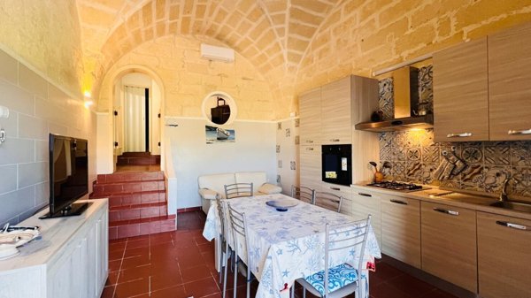 casa indipendente in vendita ad Otranto in zona Conca Specchiulla