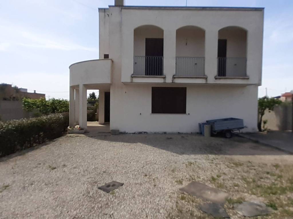 casa indipendente in vendita a Parabita