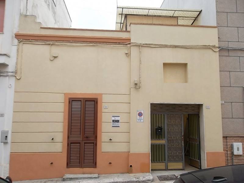 casa indipendente in vendita a Parabita