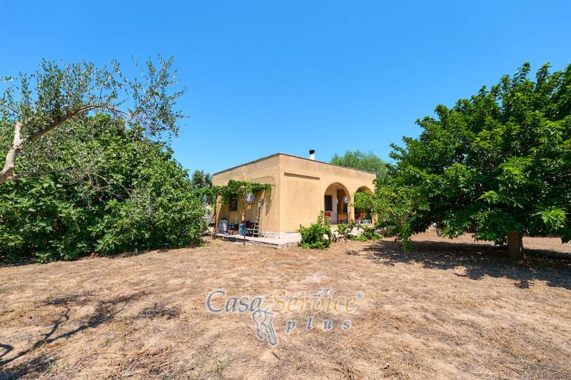 casa indipendente in vendita a Parabita