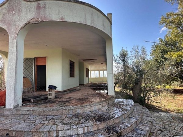 casa indipendente in vendita a Parabita