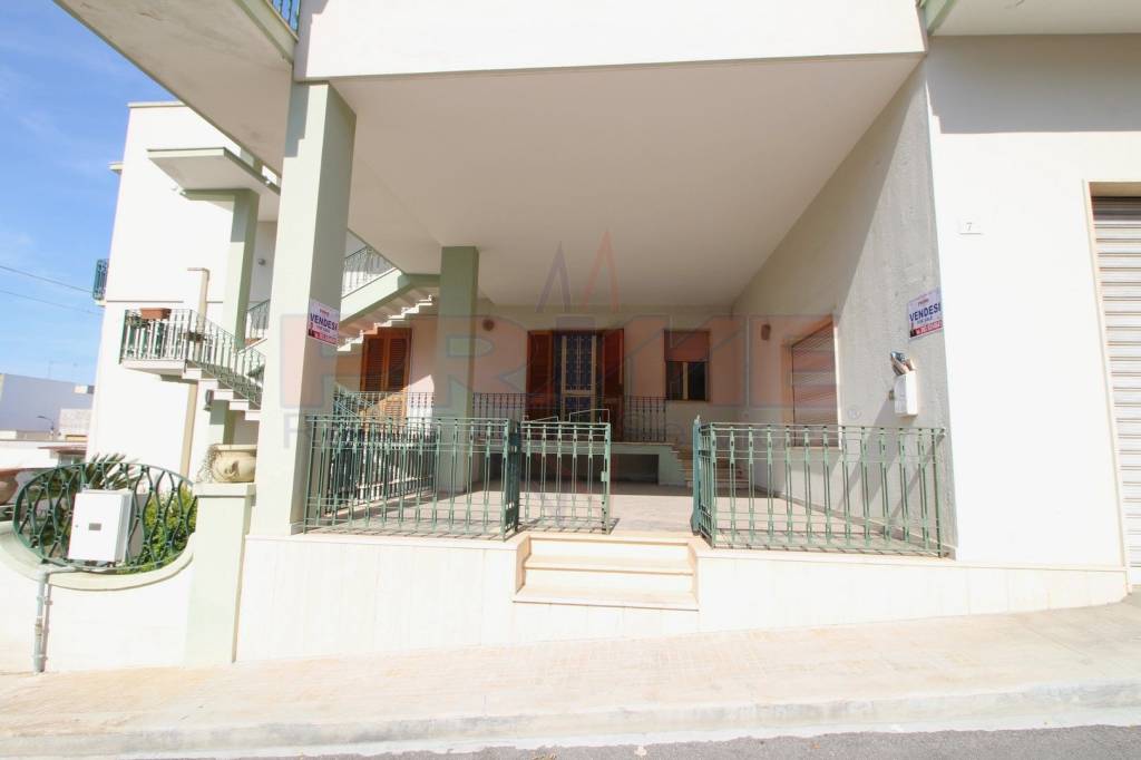 casa indipendente in vendita a Parabita