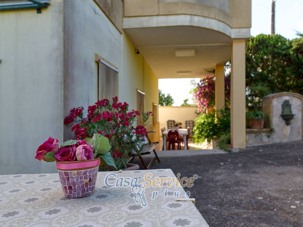 casa indipendente in vendita a Parabita