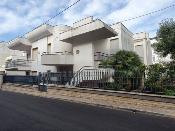 casa indipendente in vendita a Parabita