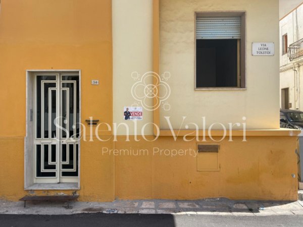 casa indipendente in vendita a Parabita
