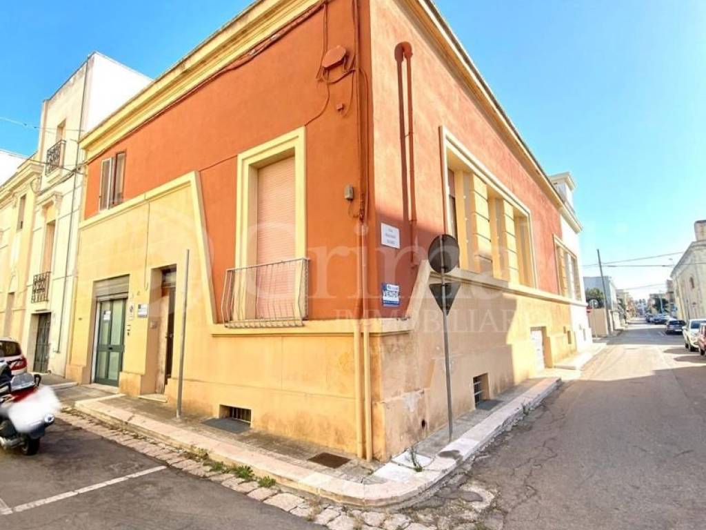 casa indipendente in vendita a Parabita