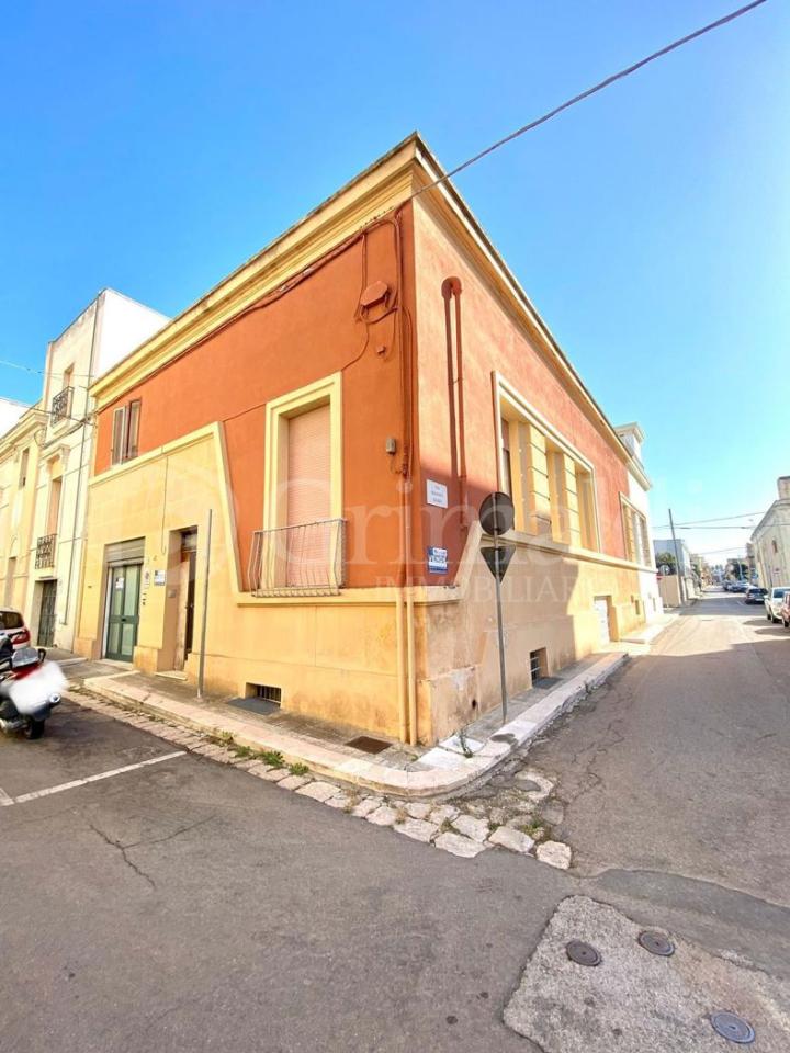 casa indipendente in vendita a Parabita