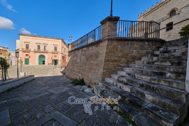 intera palazzina in vendita a Parabita
