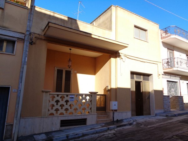 casa indipendente in vendita a Parabita