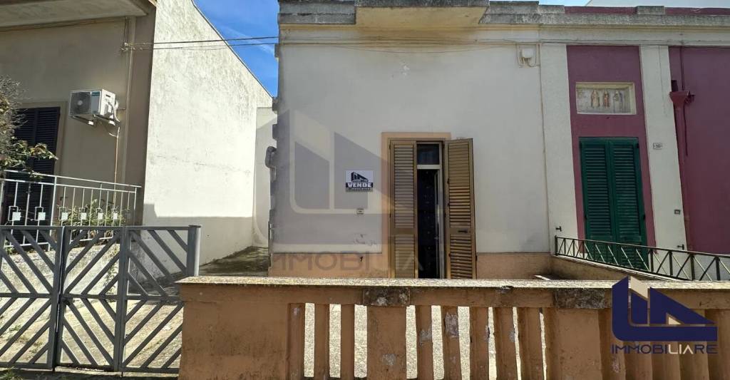casa indipendente in vendita a Parabita