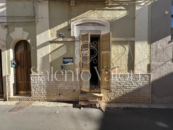 casa indipendente in vendita a Parabita