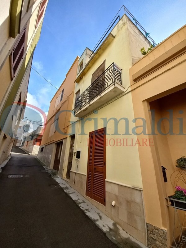 casa indipendente in vendita a Parabita