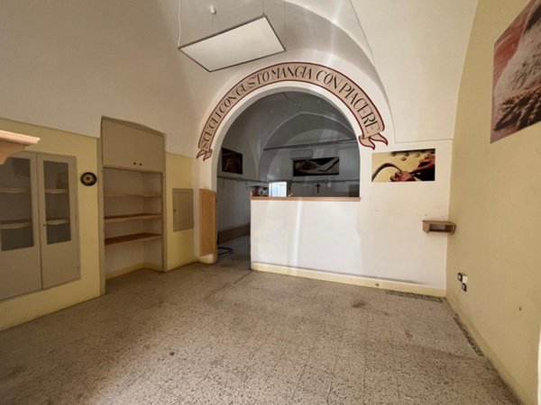 negozio in vendita a Parabita
