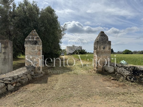 casa indipendente in vendita a Parabita
