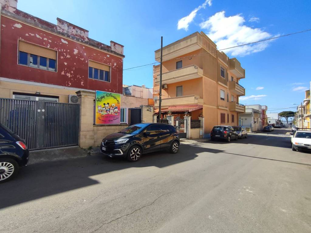 negozio in vendita a Parabita
