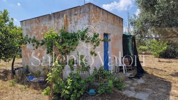 casa indipendente in vendita a Parabita