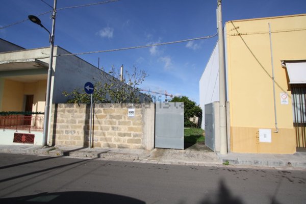 casa indipendente in vendita a Parabita