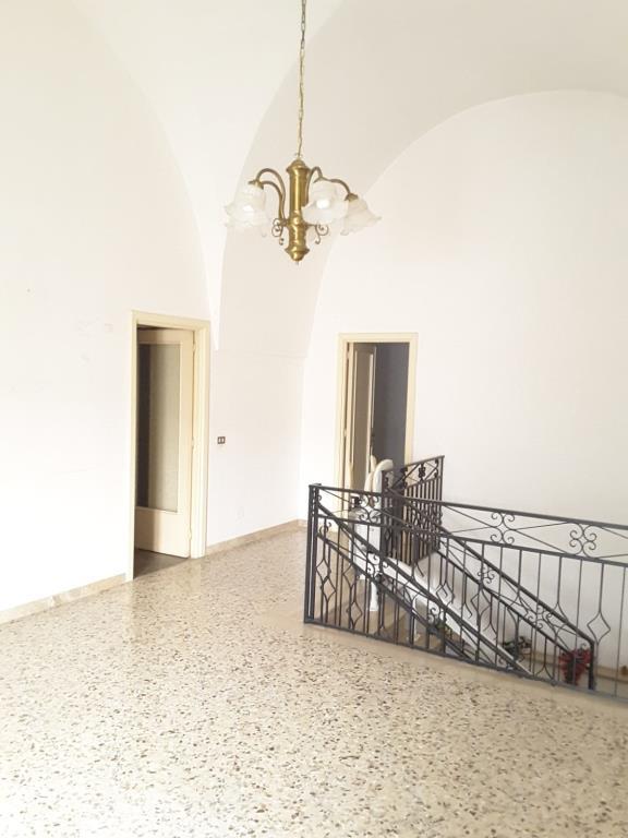 casa indipendente in vendita a Parabita