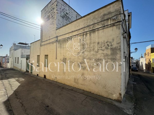 casa indipendente in vendita a Parabita
