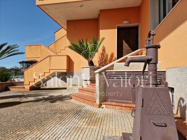 casa indipendente in vendita a Parabita