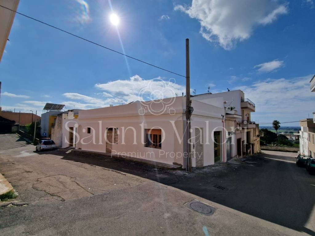casa indipendente in vendita a Parabita