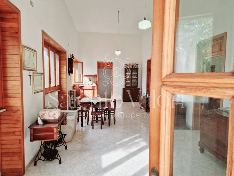 casa indipendente in vendita a Parabita
