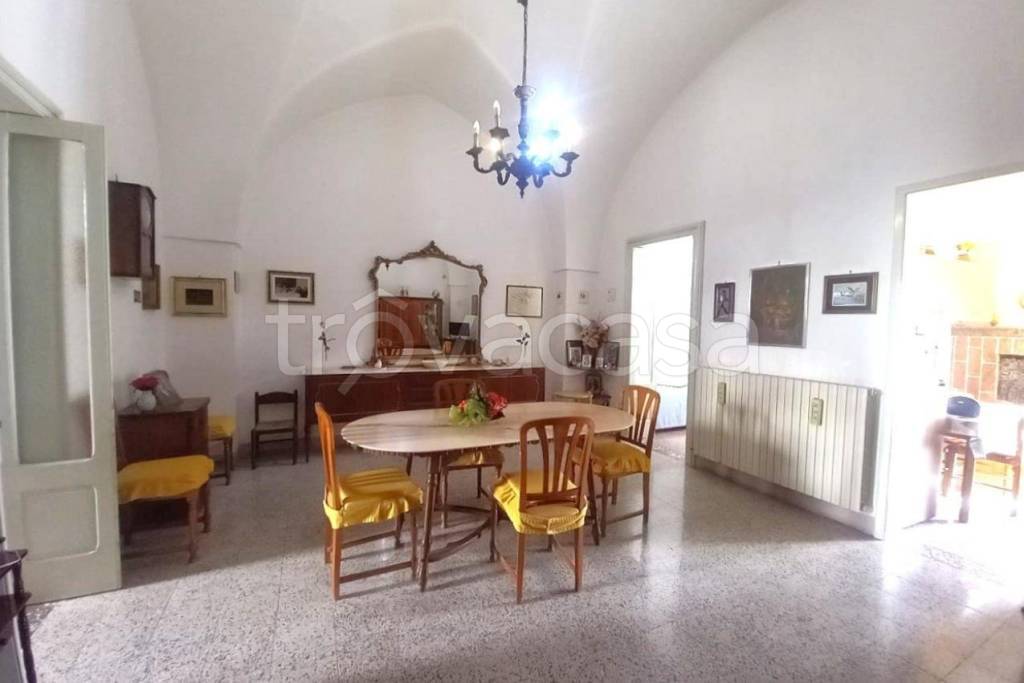 casa indipendente in vendita a Parabita