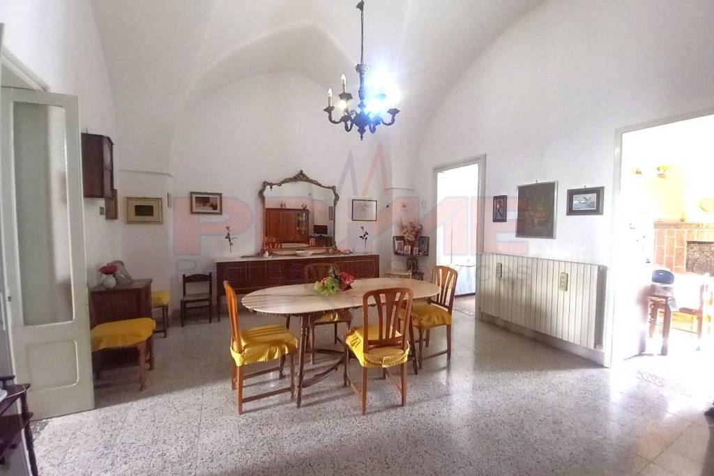 casa indipendente in vendita a Parabita