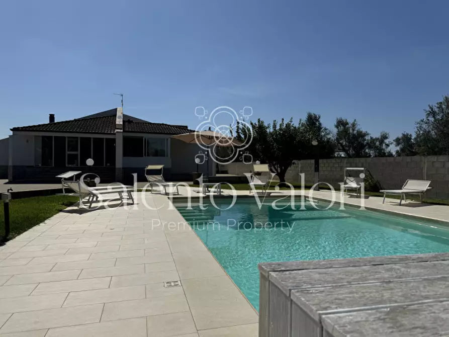 casa indipendente in vendita a Parabita