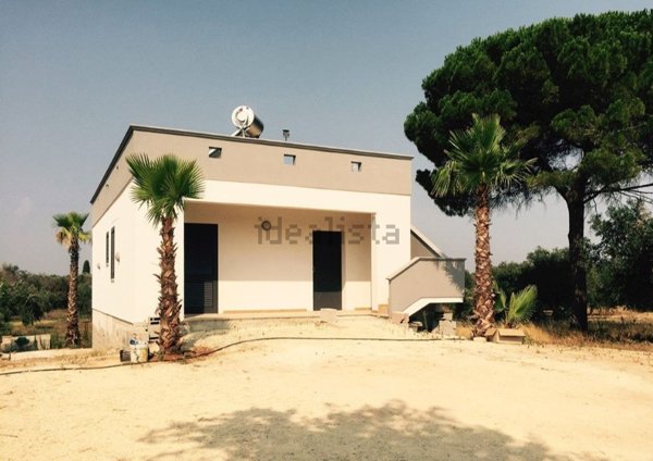 casa indipendente in vendita a Parabita